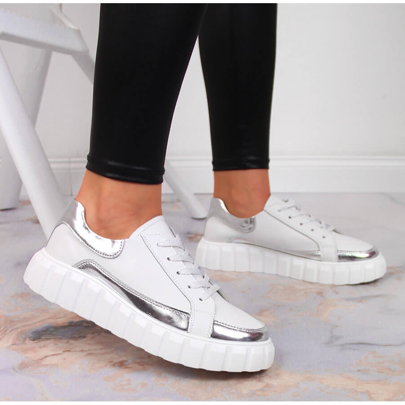 S.Barski Kožené dámské boty na bílé platformě S. Barski bílý stříbrný 2