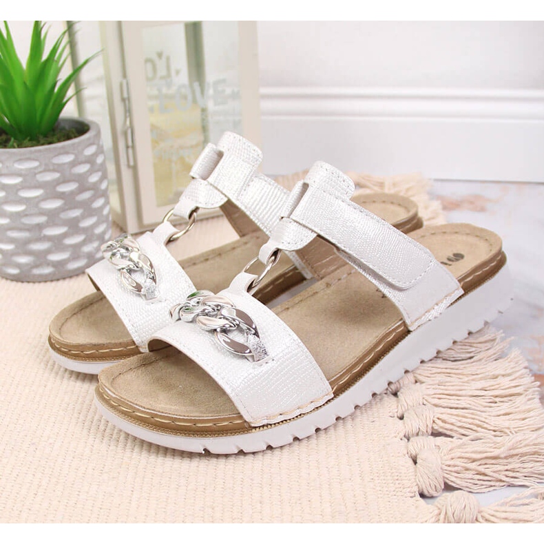 Bílé dámské pantofle na suchý zip Inblu s řetízkem bílý 2