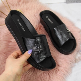 Dámské černé pantofle na klínku s mašlí Vinceza černá 1