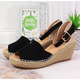 Dámské sandály espadrilky na černých klíncích eVento černá 2 Dámské sandály espadrilky na černých klíncích eVento černá 2