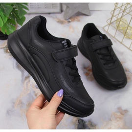 Černé sportovní boty American Club na suchý zip černá 1