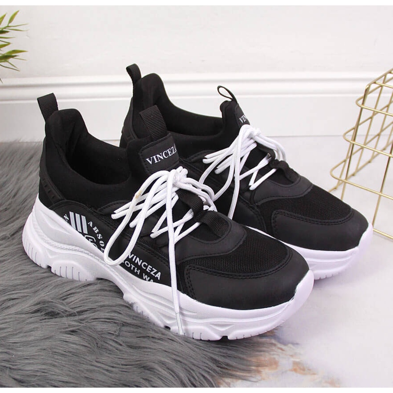 Černé dámské sportovní boty Vinceza černá 2