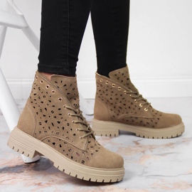 Dámské prolamované jarní béžové kožené kozačky Filippo béžový 2