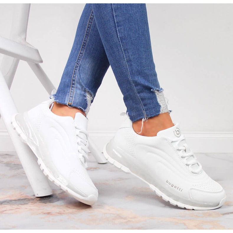 Bílé dámské sportovní boty Bugatti JJ253094 bílý 1 Bílé dámské sportovní boty Bugatti JJ253094 bílý 1