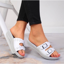 Dámské bílé sanitární pantofle na klínku Inblu bílý 1 Dámské bílé sanitární pantofle na klínku Inblu bílý 1