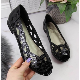 Dámské černé prolamované baleríny boty Jezzi černá 1 Dámské černé prolamované baleríny boty Jezzi černá 1