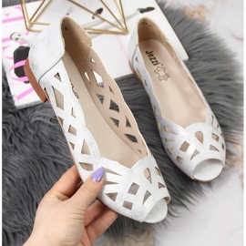 Dámské stříbrné prolamované balerínky Jezzi stříbrný 1 Dámské stříbrné prolamované balerínky Jezzi stříbrný 1