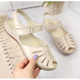 Dámské kožené sandály na zlatém klínku Helios 4009 zlatý 1