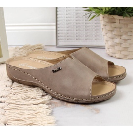 Dámské kožené pantofle na béžovém klínku Helios 105 béžový 2