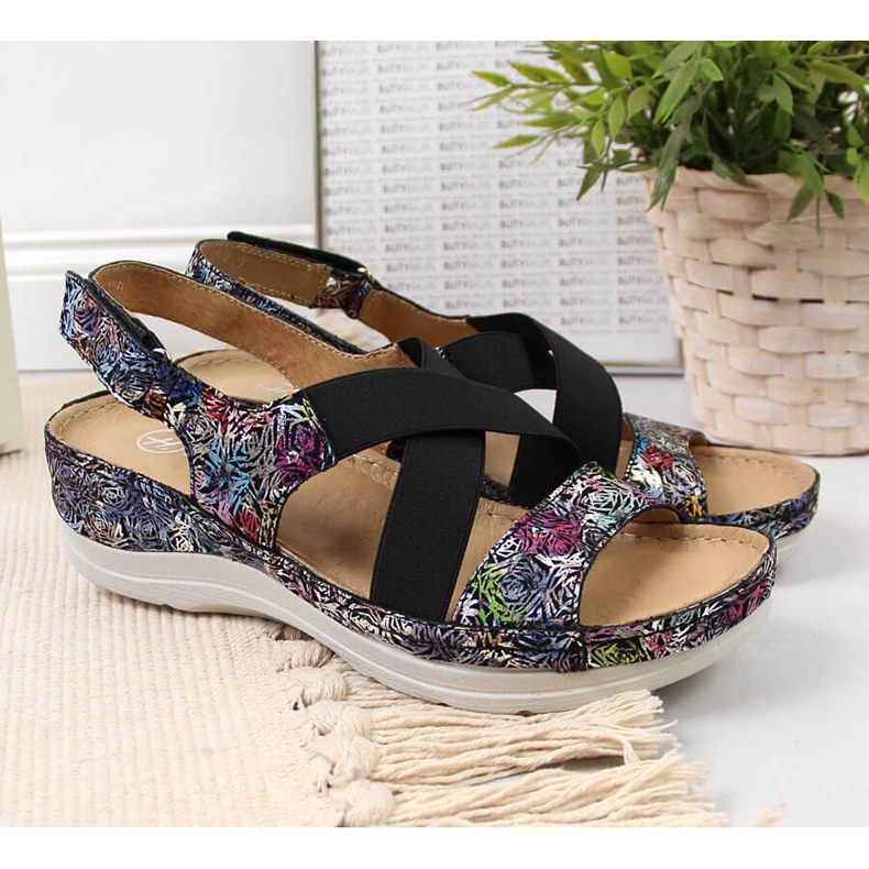 Dámské kožené sandály na pohodlné gumě Helios 100 černá vícebarevný 2