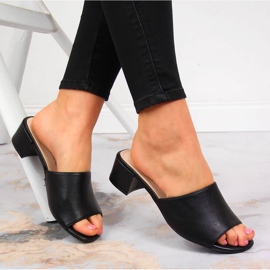 Dámské černé pantofle na bloku od Sergio Leone černá 1