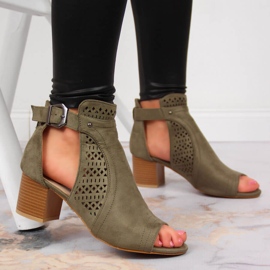 Dámské sandály s prolamovanou khaki barvou T.Sokolski zelená 2