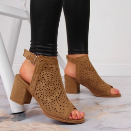 T.Sokolski Dámské sandály vyrobené s prolamovaným velbloudem T. Sokolskim hnědý 2