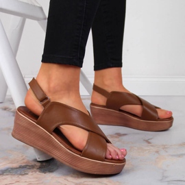 Hnědé dámské hnědé sandály na klínku Filippo hnědý 2