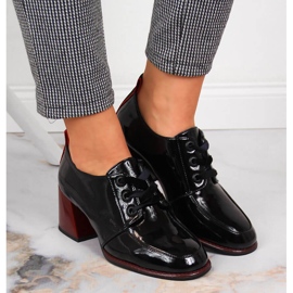 Kožené dámské boty na černém kvádru Filippo černá 3