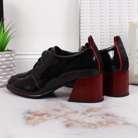 Kožené dámské boty na černém kvádru Filippo černá 5