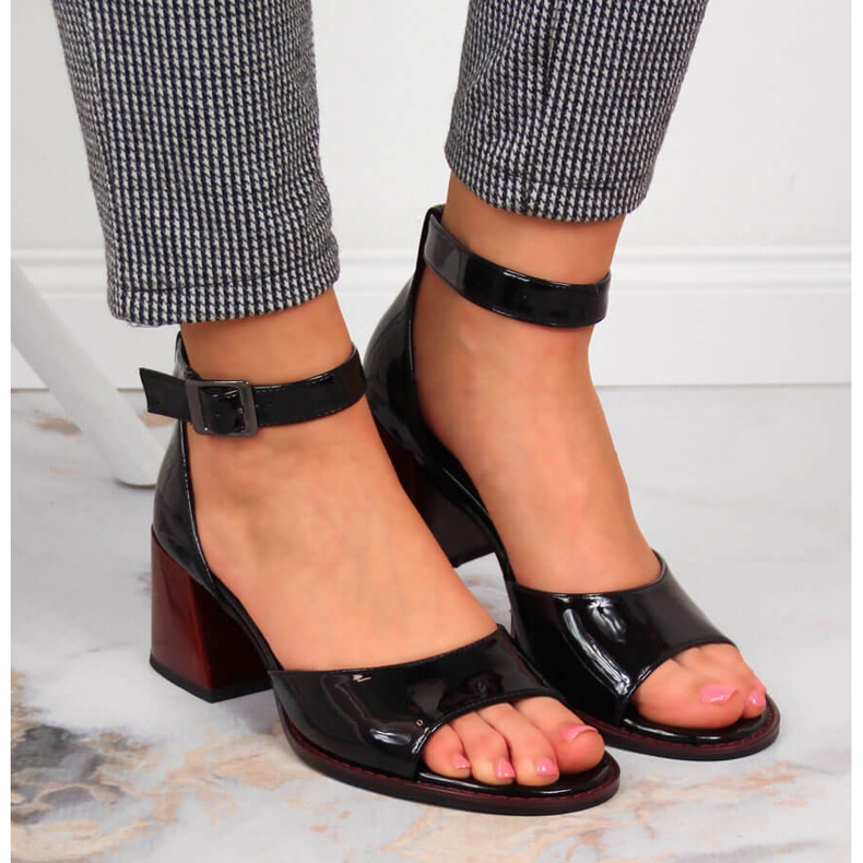 Černé černé lakované sandály Filippo černá 2
