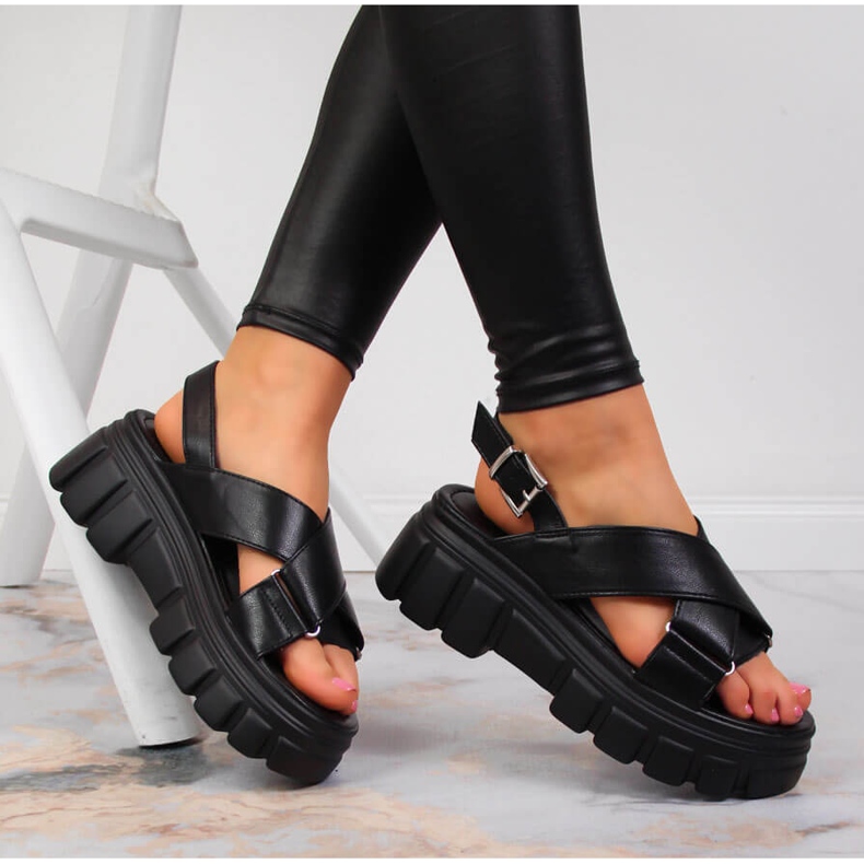 Dámské sandály na černé platformě Jezzi černý 1