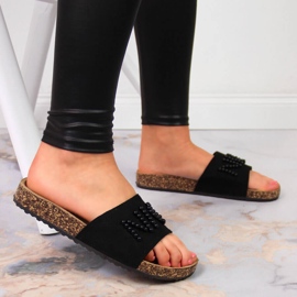Dámské černé pantofle s perličkami eVento černá 2