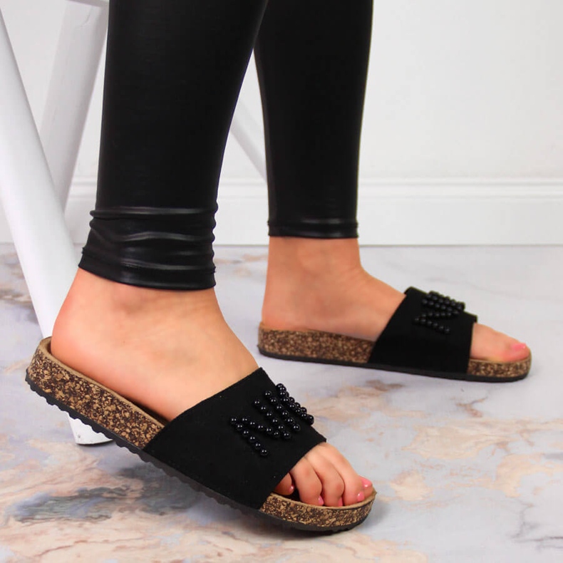 Dámské černé pantofle s perličkami eVento černý 2