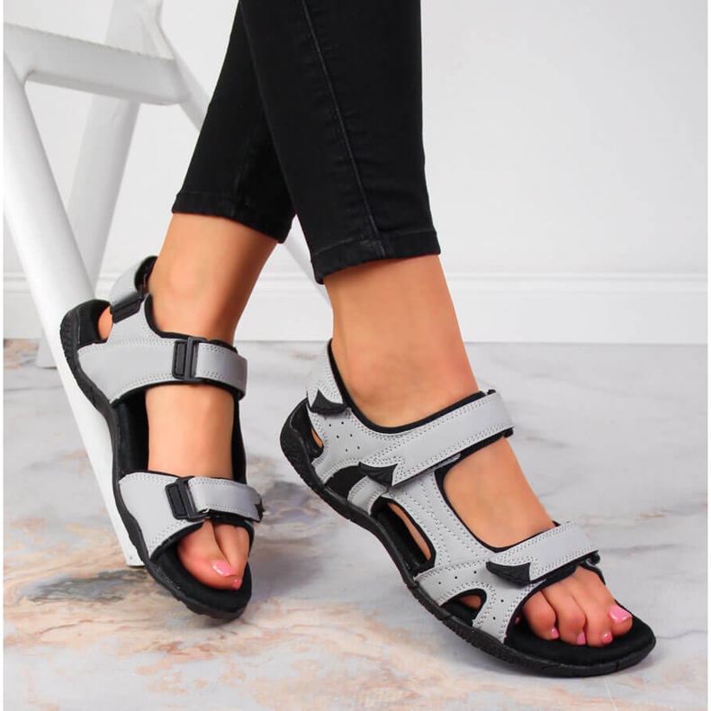 Dámské sportovní sandály na suchý zip American Club šedé barvy šedá 1