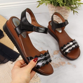 Dámské černé sandály na klínku Jezzi černý 1