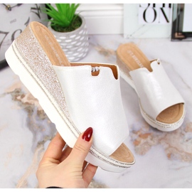 Stříbrné dámské pantofle na klínku T.Sokolski stříbrný 2