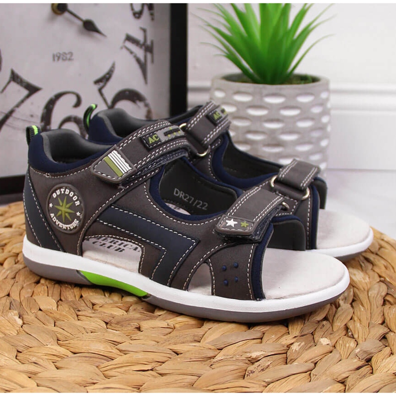 Chlapecké sandály na suchý zip American Club šedé barvy šedá 2