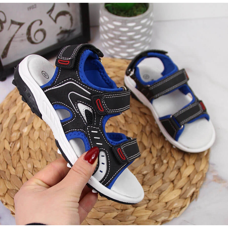 Černé chlapecké sandály American Club se suchým zipem černá 1