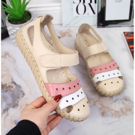 Dámské kožené sandály s prolamovaným Artiker béžový 1