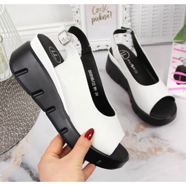 Dámské kožené sandály na klínku bílé Filippo bílý 1