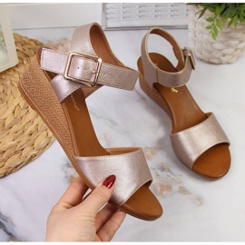 Dámské béžové sandály na klínku Sergio Leone béžový 1