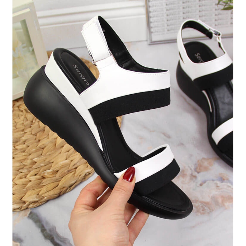 Dámské sandály na klínku bílé Sergio Leone bílý 1