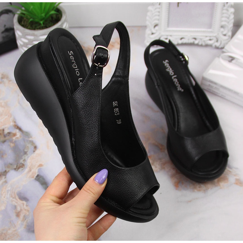 Dámské černé sandály na klínku Sergio Leone černá 2