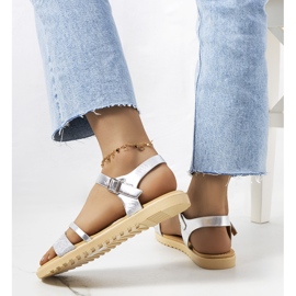 Stříbrné lesklé sandály Indiana stříbrný 1