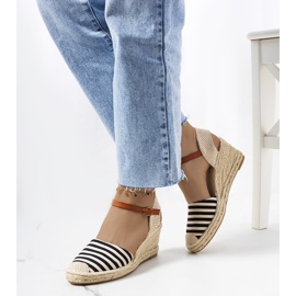 Černé espadrilky na klínu Garvan béžový černý 1