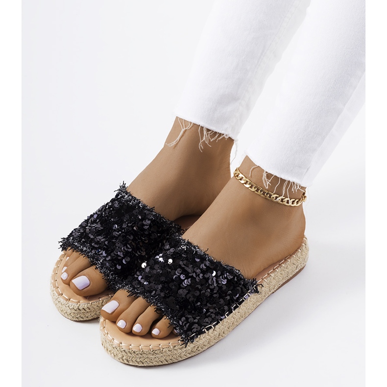 Černé pantofle na platformě Susanna černý 1