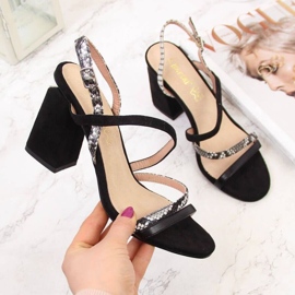 Černé sandály z hadí kůže v S.Barski černá 1