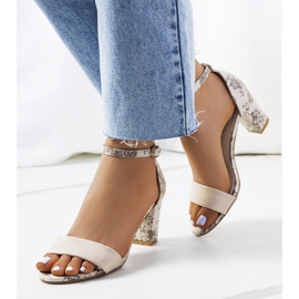 Béžové sandály na raglandovém sloupku béžový 1