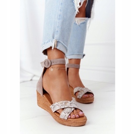 Semišové klínové sandály Maciejka 04565-04 béžovo-zlaté béžový 1