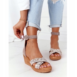 Semišové klínové sandály Maciejka 04565-04 béžovo-zlaté béžový 3