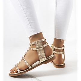 Zlaté sandály Kabor s cvočky zlatý 1