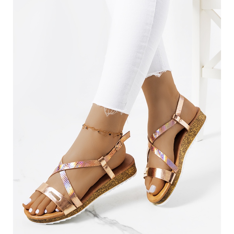 Růžové holografické sandály Verna zlatý 1