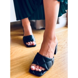 Pantofle na širokém podpatku Helen Black černý 1