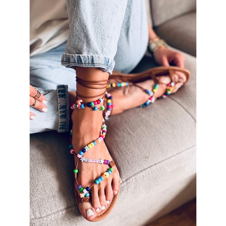 Římské ženy s korálky Megh Camel hnědý 1