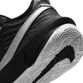 Basketbalové boty Nike Team Hustle D 10 Big Basketball Jr CW6735 004 černý stříbro 5