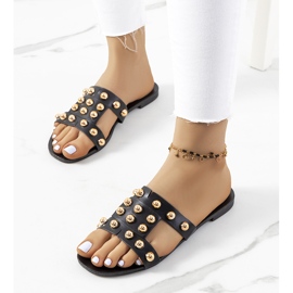 Černé pantofle s ozdobnými cvočky Amparo černá 1