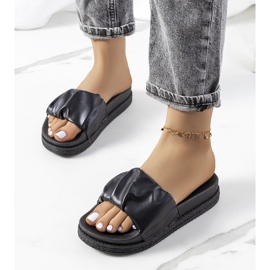 Černé pantofle na platformě Baldwin černý 1