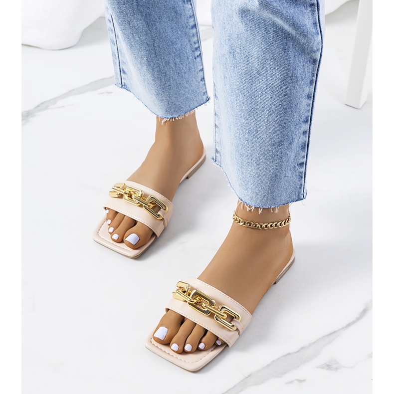 BM Béžové elegantní pantofle s řetízkem Cherell béžový 1