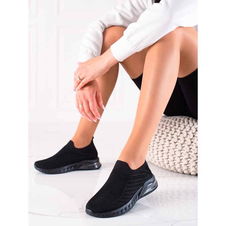 DK Pohodlné nazouvací sportovní boty černá 2 DK Pohodlné nazouvací sportovní boty černá 2